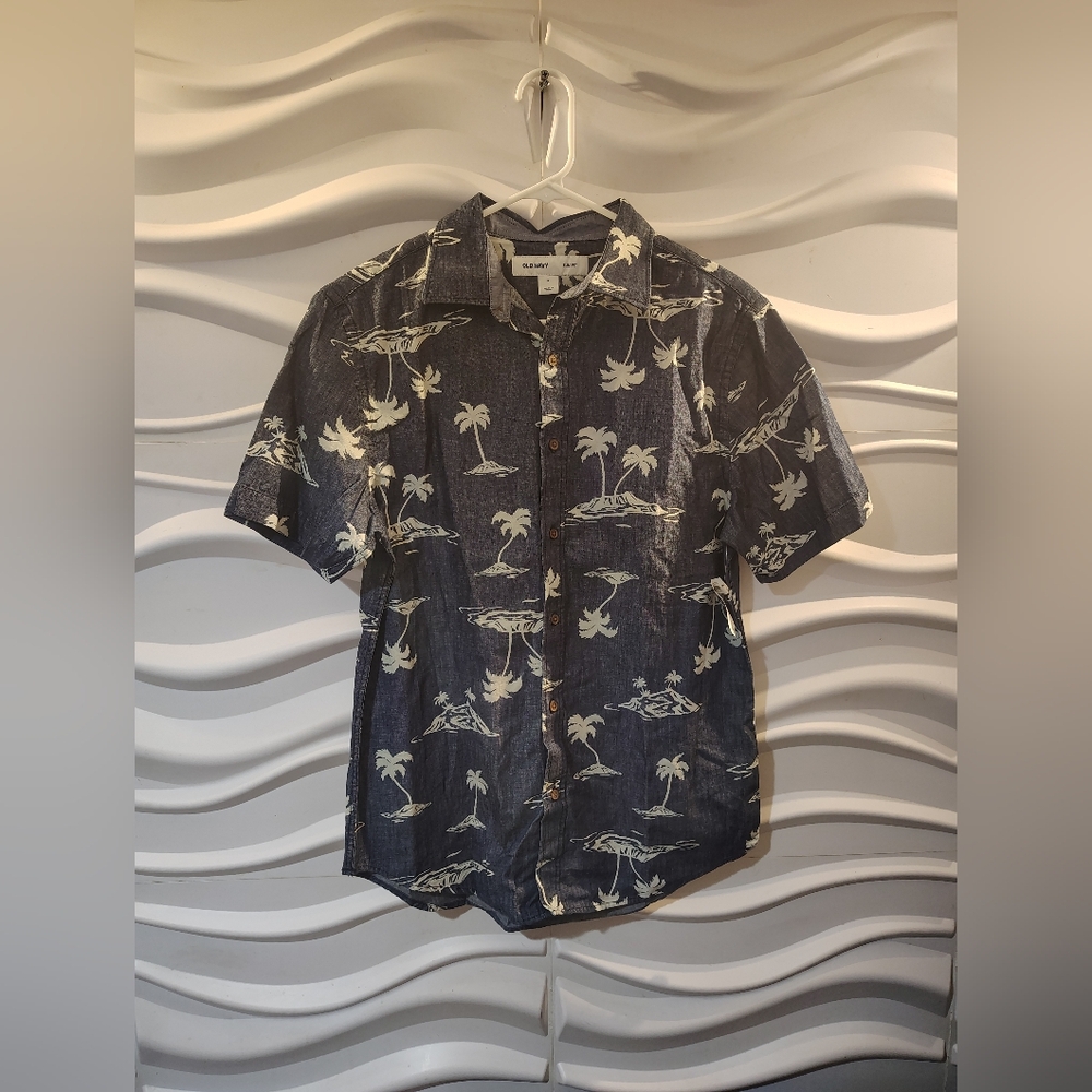 New Old Navy, Blue Hawaiian Shirt with Palm Tree Print Size Small